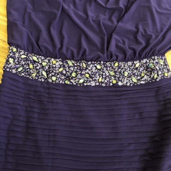 Elegant purple off the shoulder dress - Picture 7 of 9